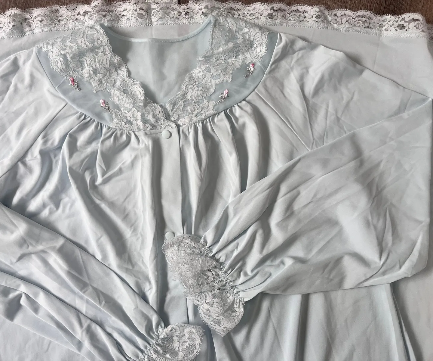 Vintage Shadowline Long Nightgown baby blue button front lace neck robe size M Size M - Image 1