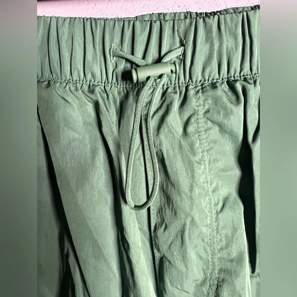 Aerie Offline NWT Preppy Gorpcore Lightweight Cargo Pull On Hiking Pants XS - Image 6