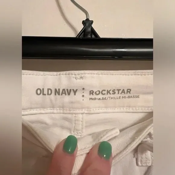 Old Navy Women's White Skinny Jeans - Image 3