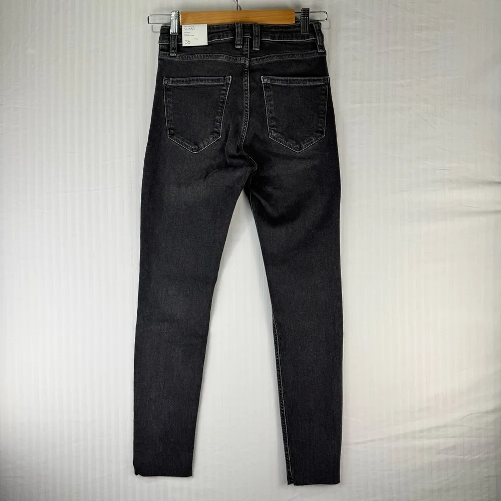 MNG Collection ISA Black Denim Skinny Jeans Mid-Rise Tight Fit Cropped Size 4 - Image 3