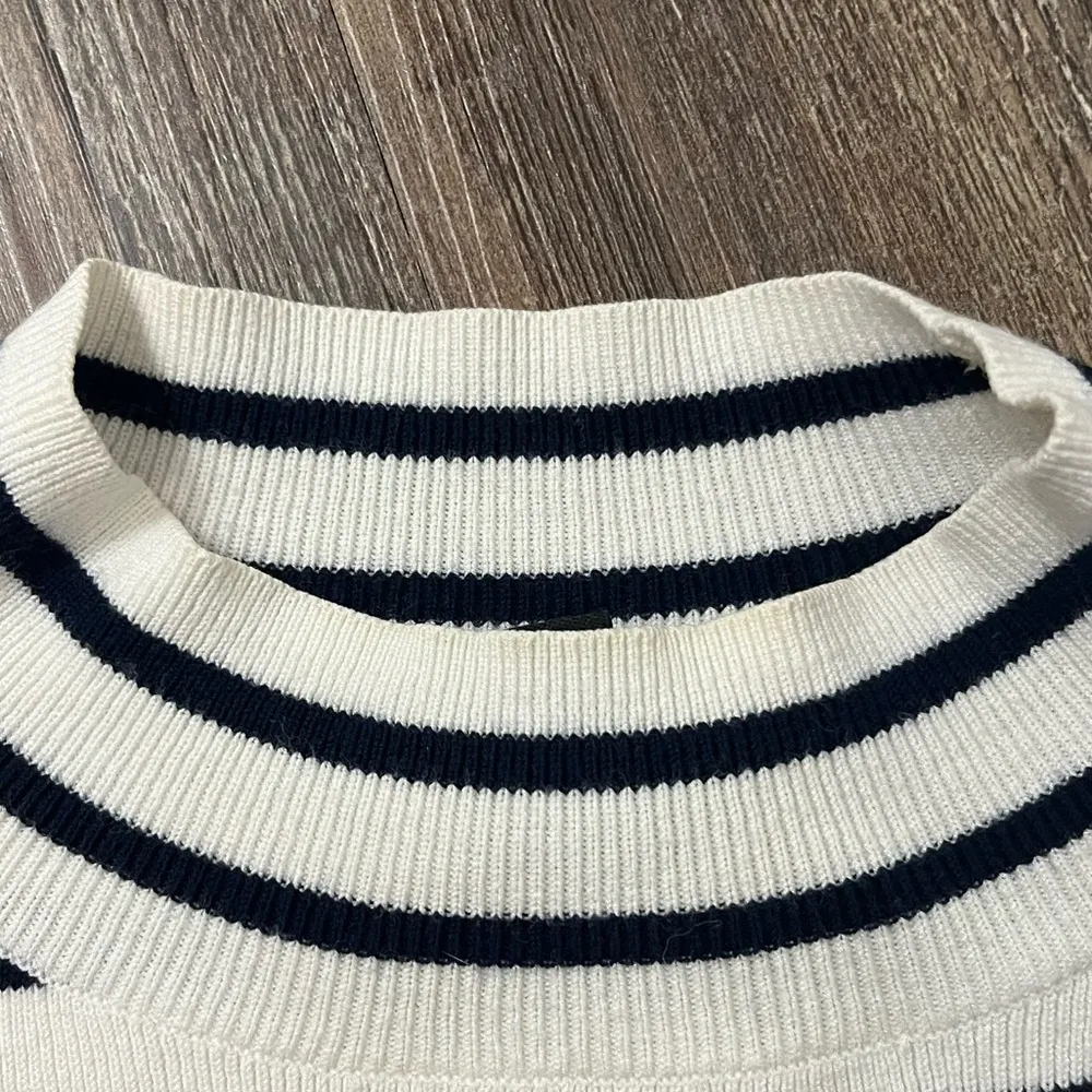 White House Black Market Striped Long Sleeved Sweater Top Size Small - Image 5