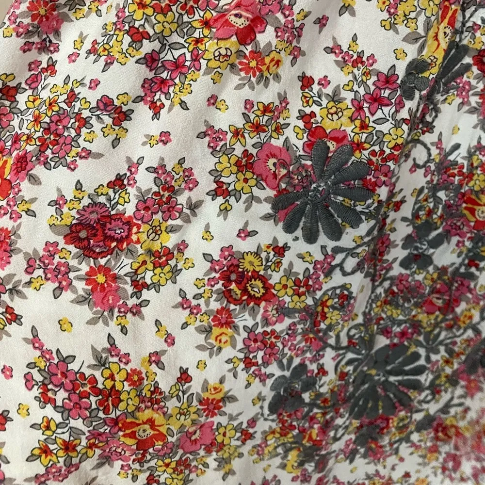 Floral Embroidered Dress - Image 4