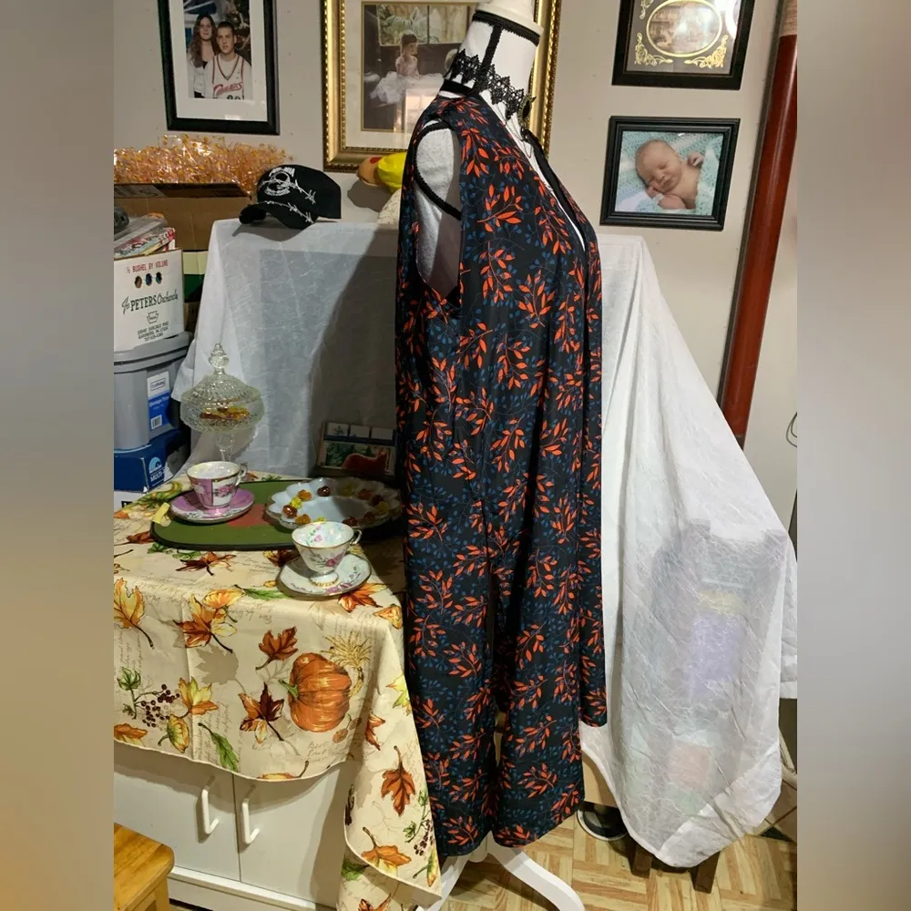 Lularoe Joy Black Red Blue Botanical Vest - Image 4