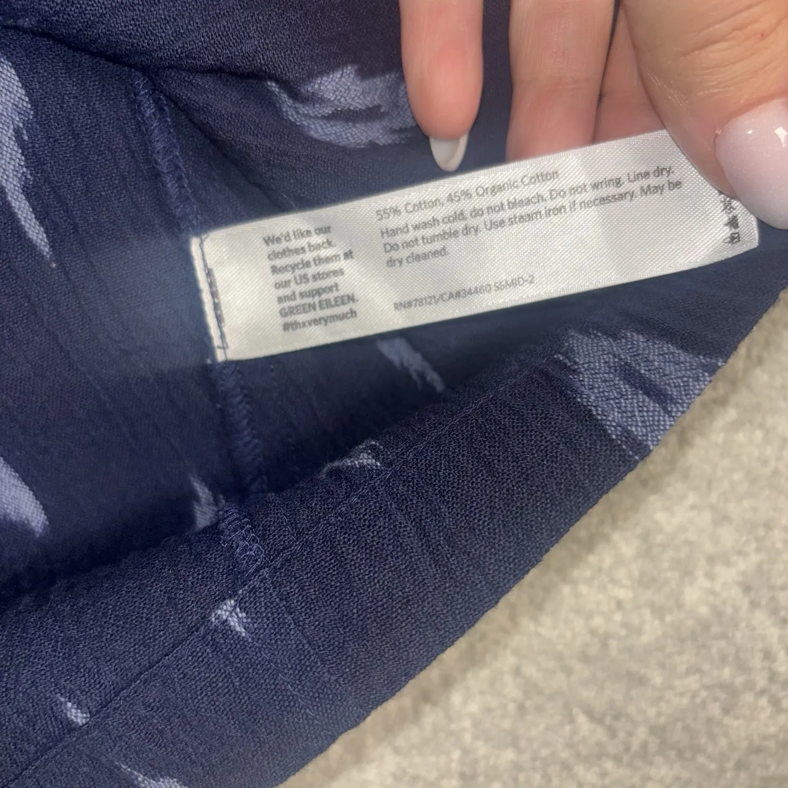 EILEEN FISHER Midnight Blue Cotton Ikat Petal Sleeveless Shell Tank Top small - Image 7