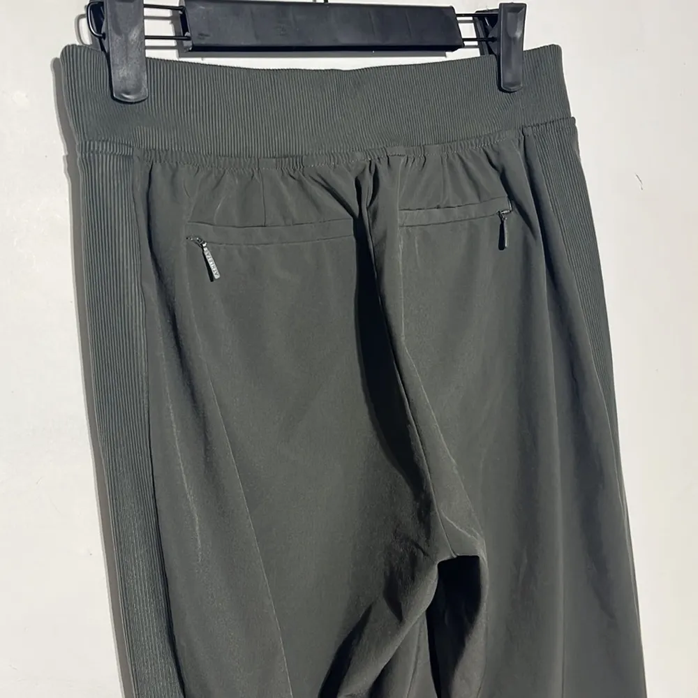 Athleta Mountain Olive Brooklyn Ankle Pants Size 2 - Image 9