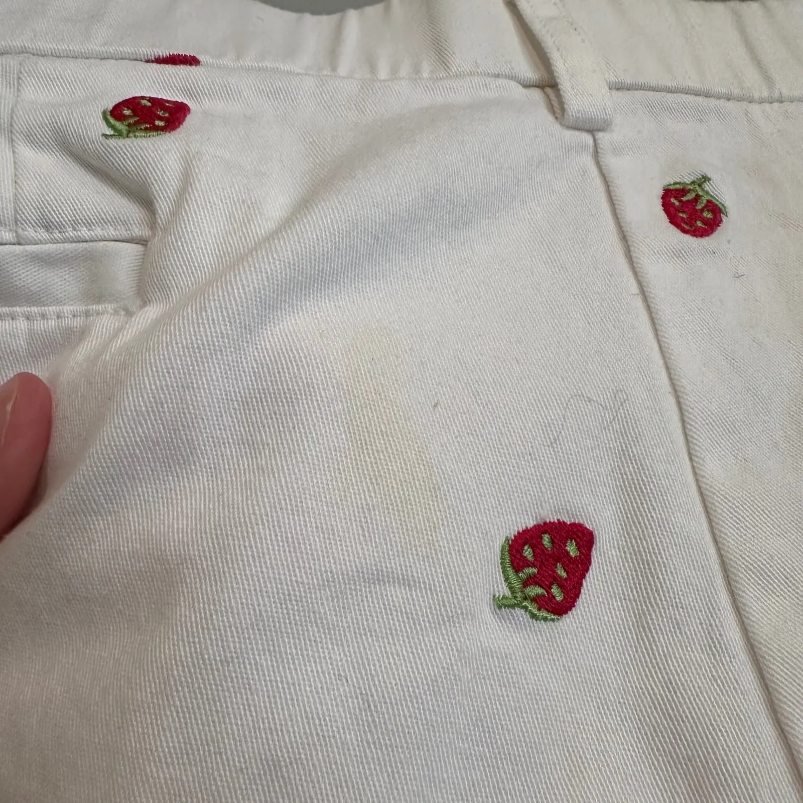 Briggs New York White Strawberry Embroidered Capri Pants Size 20W - Image 11