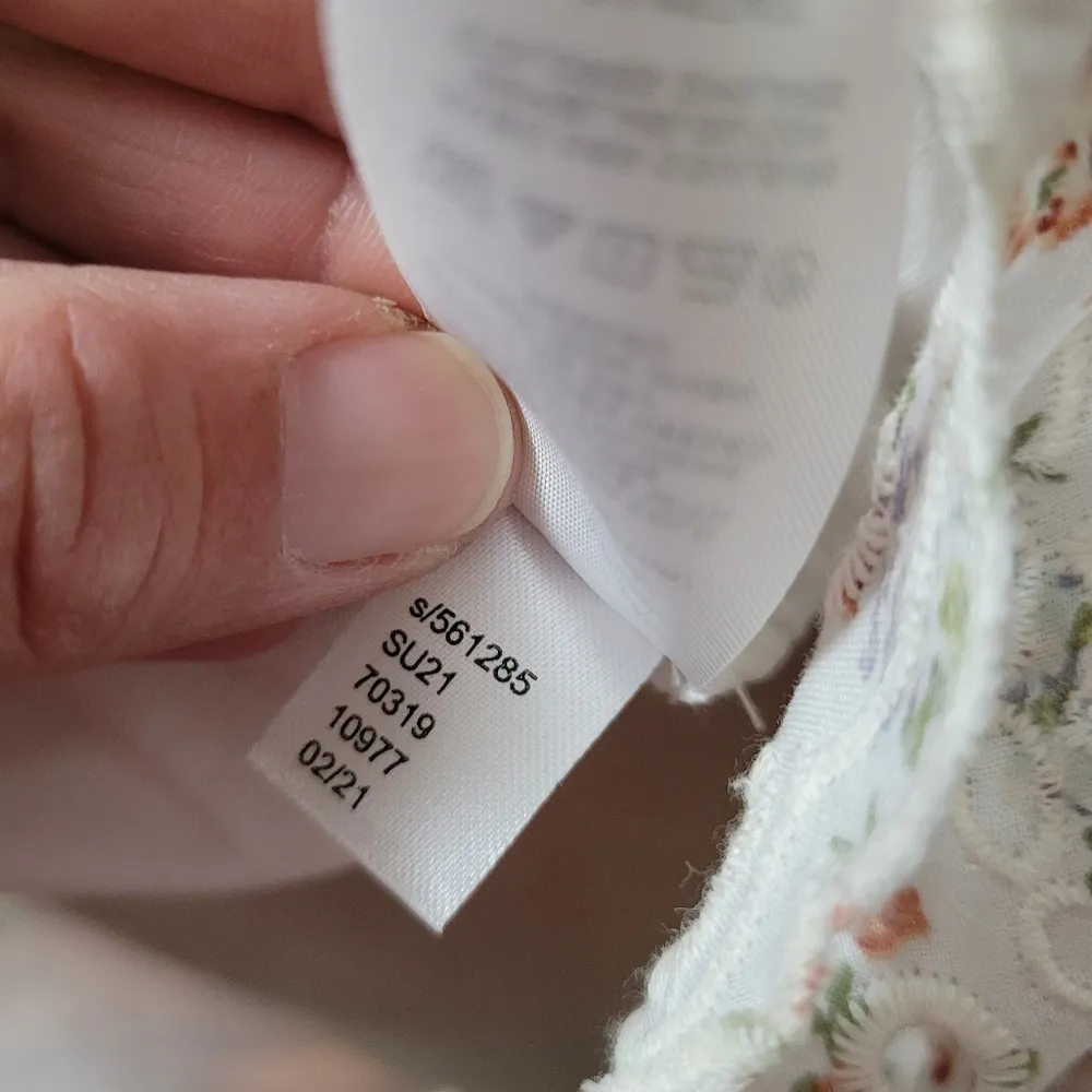 Loft white floral tiered ruffle mini skirt size small - Image 9