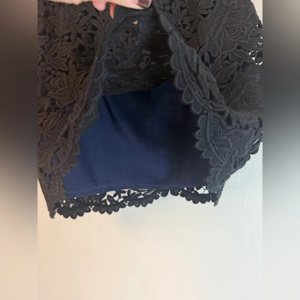Elie Tahari Bennet Black Luxe Crochet Lace Pencil Skirt Blue Lined Sz 2 - Image 3