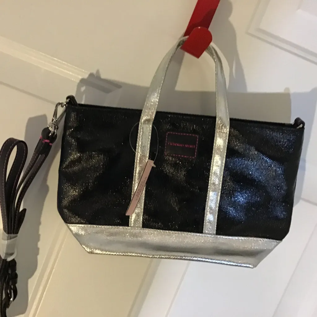 NWT VICTORIA'S SECRET BLACK/SILVER HANDLE BAG. $48 - Image 2