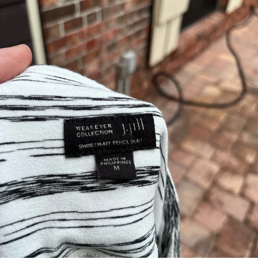 J Jill womens wearever collection smooth-fit pencil skirt white/black medium - Image 3