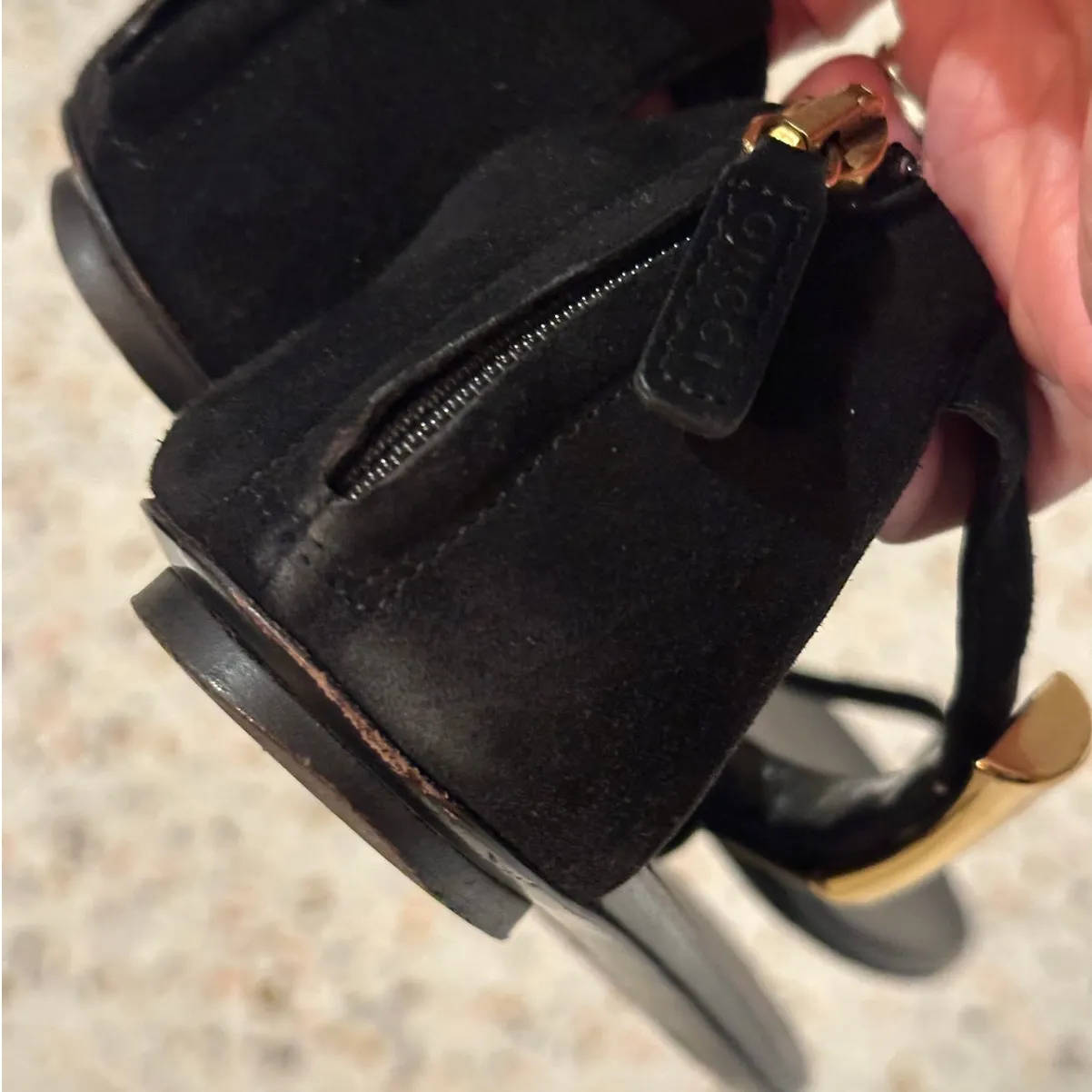 Gucci Coraline Nero Black Suede Thong T strap flats gold bamboo 2016 size 35.5 - Image 6