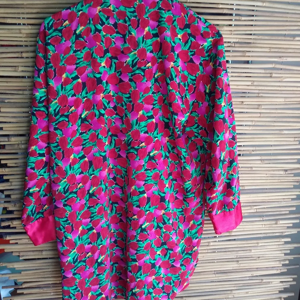 VICTORIAS SECRET S Red Pink Tulip Satin Robe - Image 3