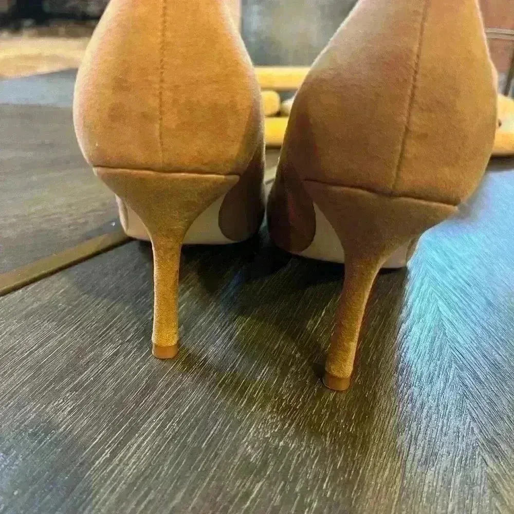 Nine West Dylan Tan Suede Round Toe Pump - Image 7