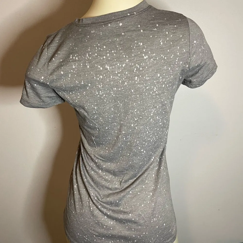 Women’s Zoe & Liv Grey Graphic Tee Size Small - Image 3
