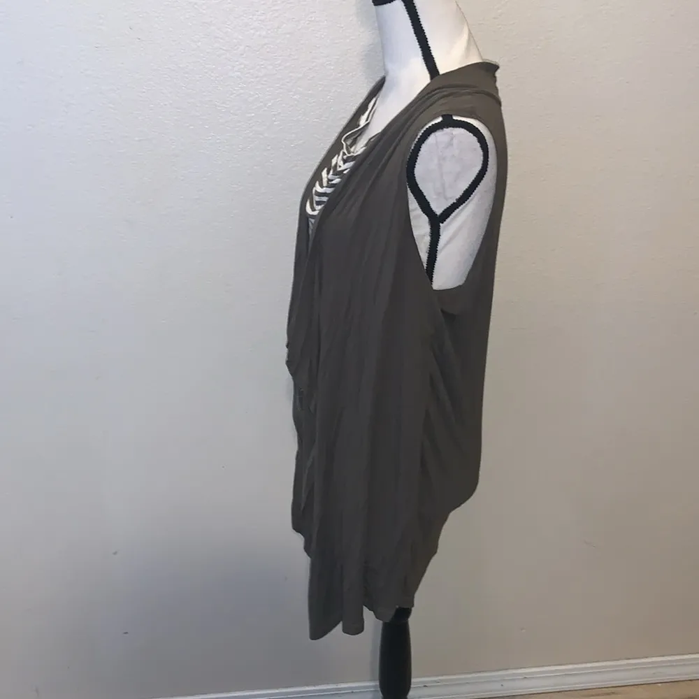 Oh Baby by Motherhood Maternity green striped layered sleeveless cardigan Size undefined - Image 4