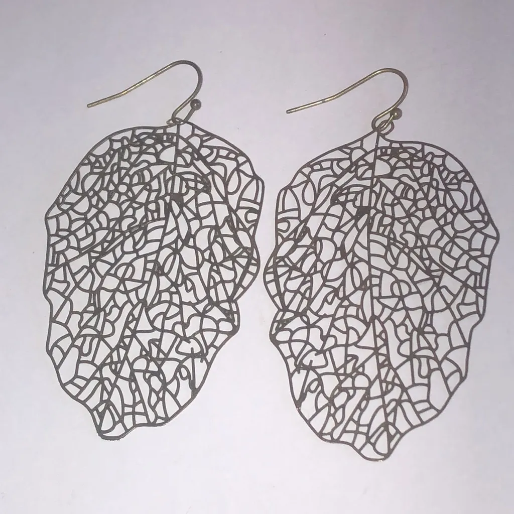 Elegant Brass Tone Lightweight Cutout Boho Leaf Earrings - Image 2