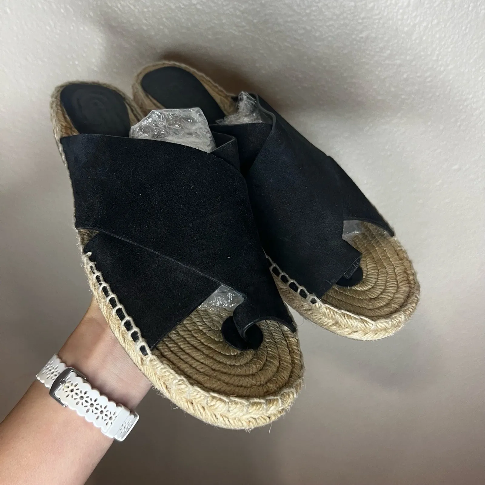 Vince Carlita Women 11 Black Suede Espadrille Slide Sandals Criss-Cross Toe Loop - Image 4