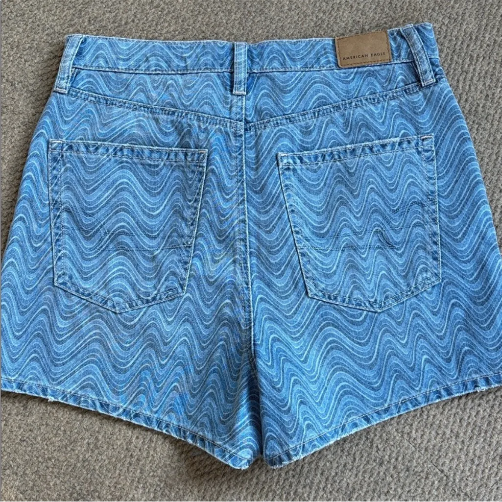 NWOT American Eagle Highest Rise 90s
Boyfriend Shorts Wave Pattern Blue Size 6 - Image 9