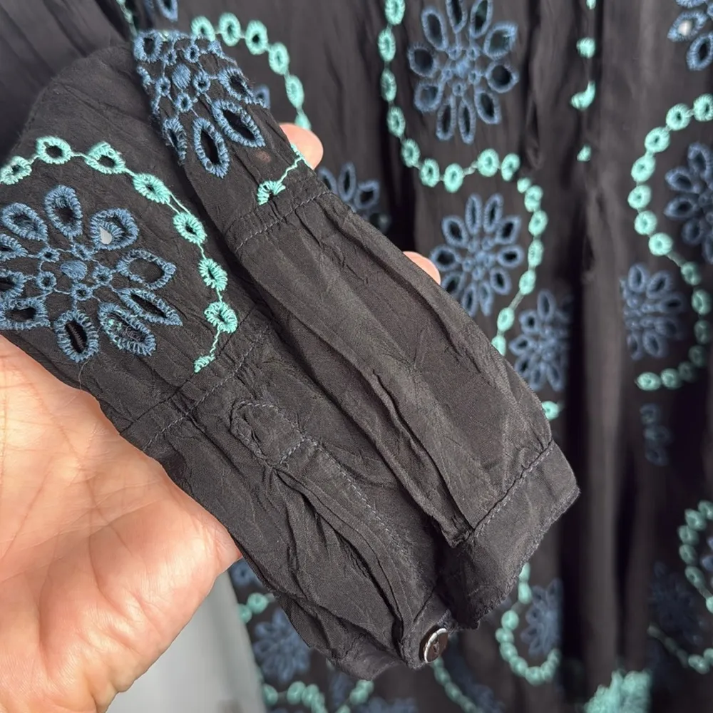 Johnny Was Black Embroidered Floral Long-Sleeve Top Tunic W1703 Sz XS - Image 5