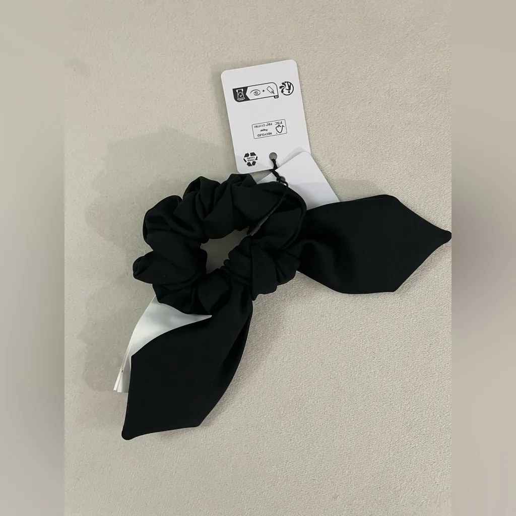 ALO Yoga NWT Airlift Rhythm Scrunchie Elegant Black Hair Accessories - Image 4