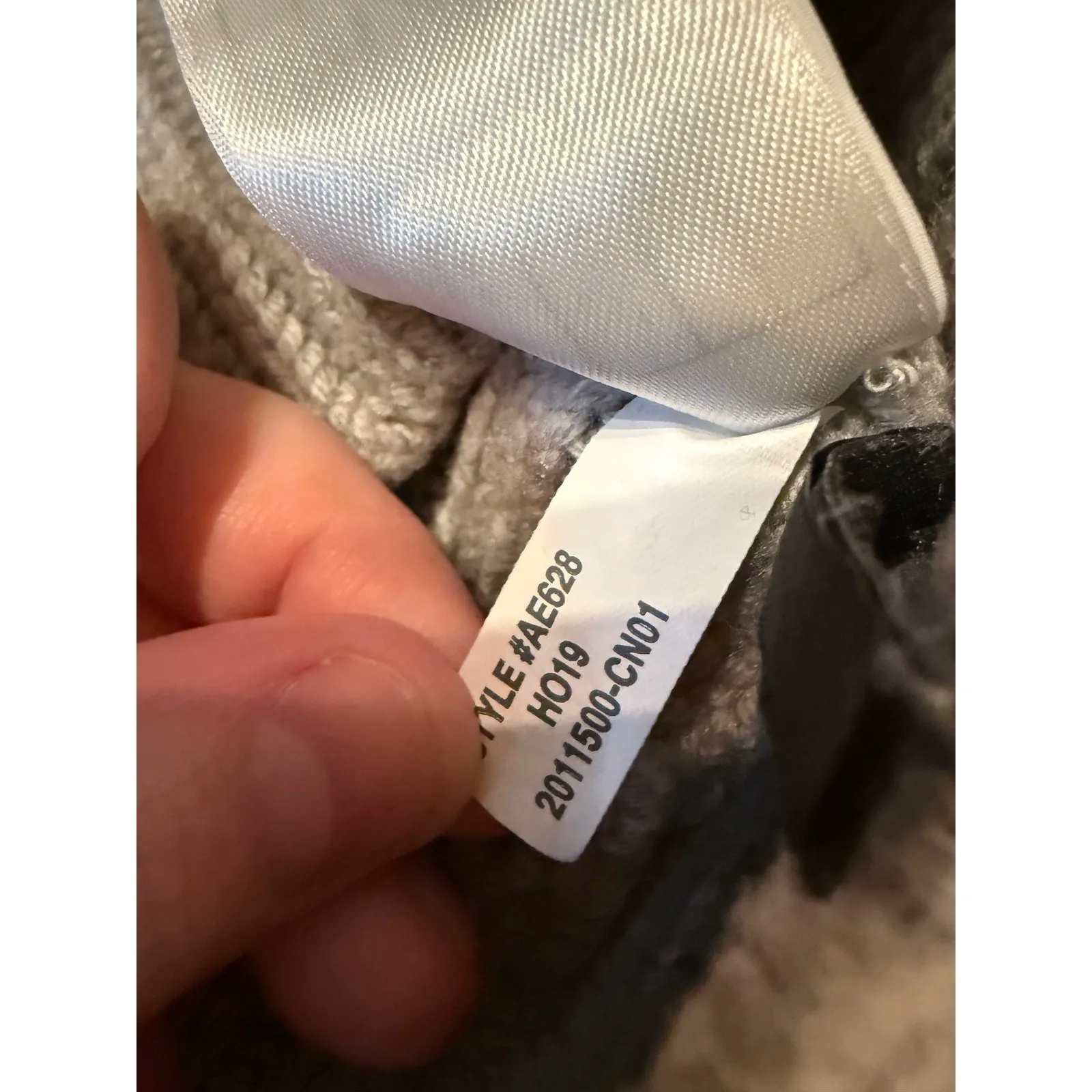 J.Crew Ribbed‎ Knit Beanie Hat Gray One Size Faux Fur Pom Winter Cap - Image 7