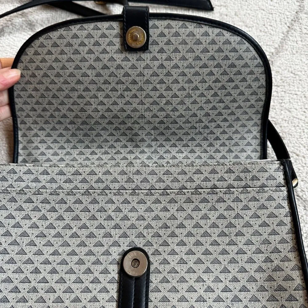 Liz Claiborne Vintage 80s Repeating Logo Coated Canvas Messenger Bag - Image 5