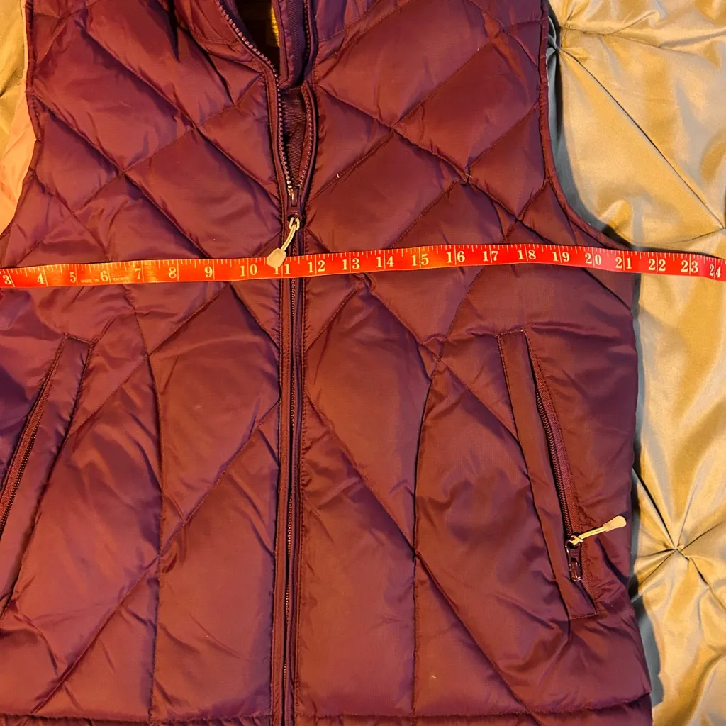 Cabelas Goose Down Puffer Vest Women’s Sz Med Purple Burgundy Premium Northern - Image 4