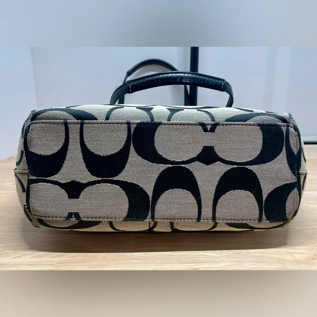 Coach Black Signature Tote Bag - Image 3