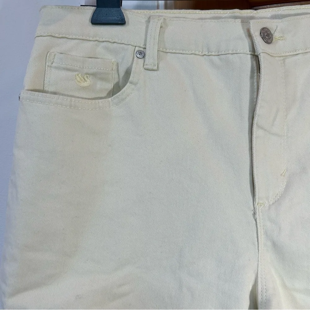 Gloria Vanderbilt Amanda Heritage Fit Bermuda Shorts Classic Rise Tan 14P NWT - Image 4