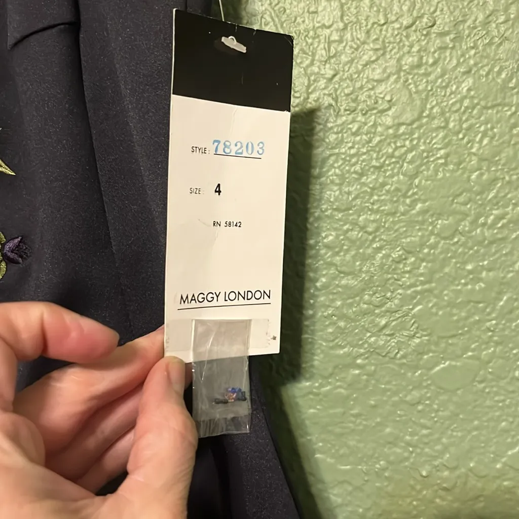 NEW Maggy London semi formal dress embroidered flowers humming bird motb - Image 5