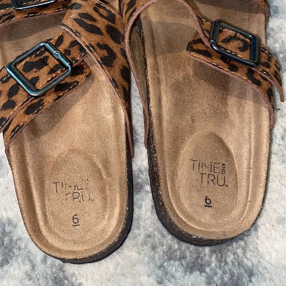 Cheetah print sandals Size 6 - Image 2