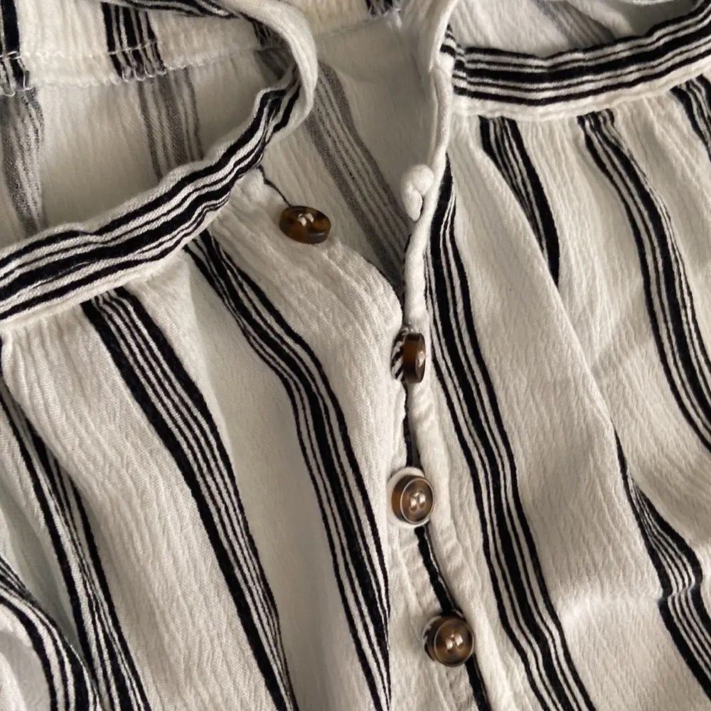 Stripes Crop L.A. Hearts top - Image 6