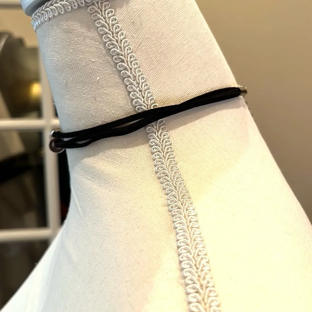 Guess Choker necklace 3 black leather strands. 2 center charms with rhinestones - Image 6