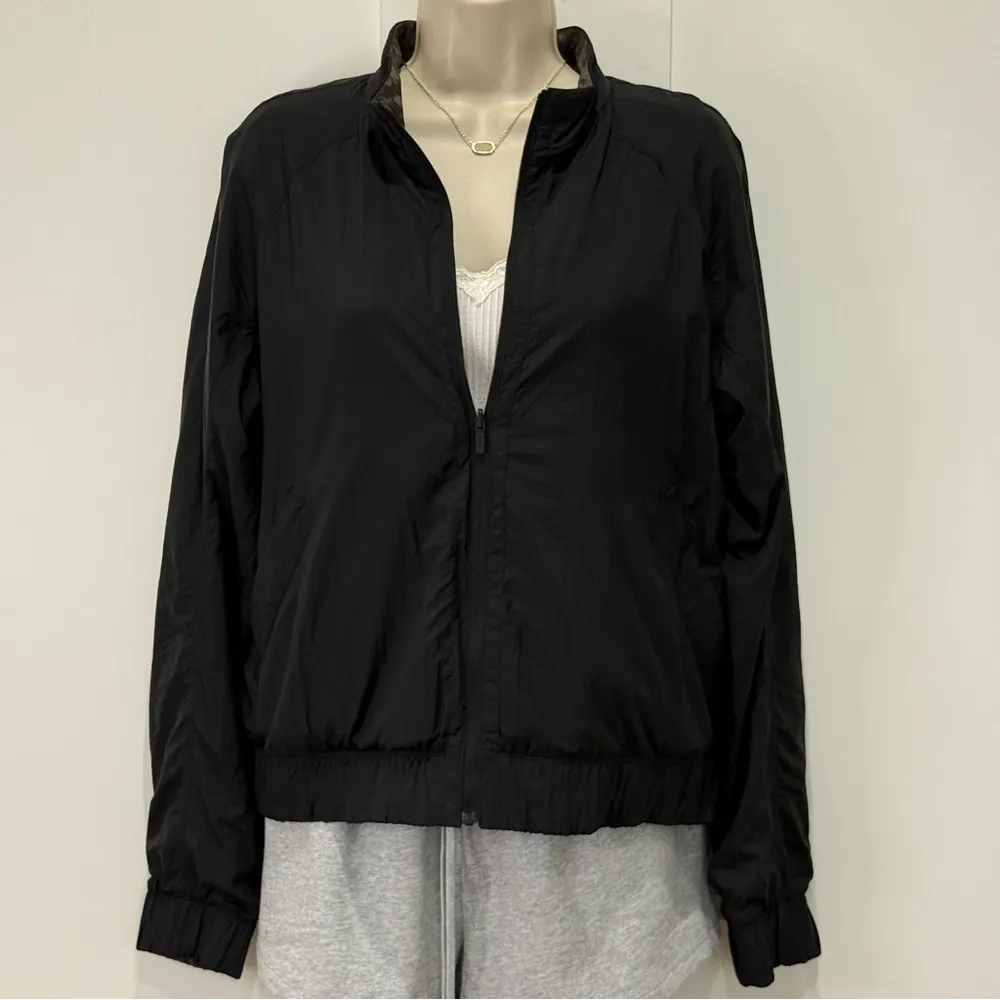 Lululemon Bombs Away Jacket Black Medium Olive Dark Olive Size 8 Reversible - Image 6