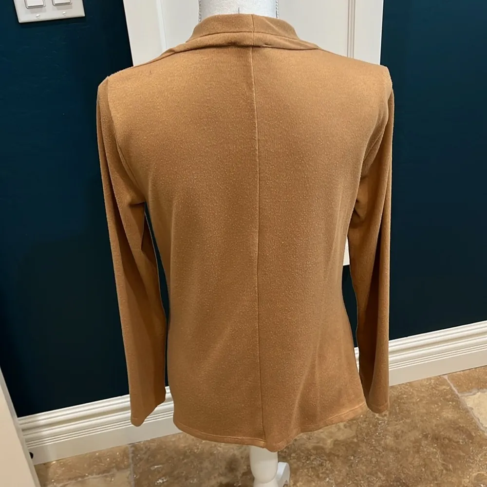 Nordstrom “1 State” camel 🐪 color crossover long sleeve sweater - Image 2