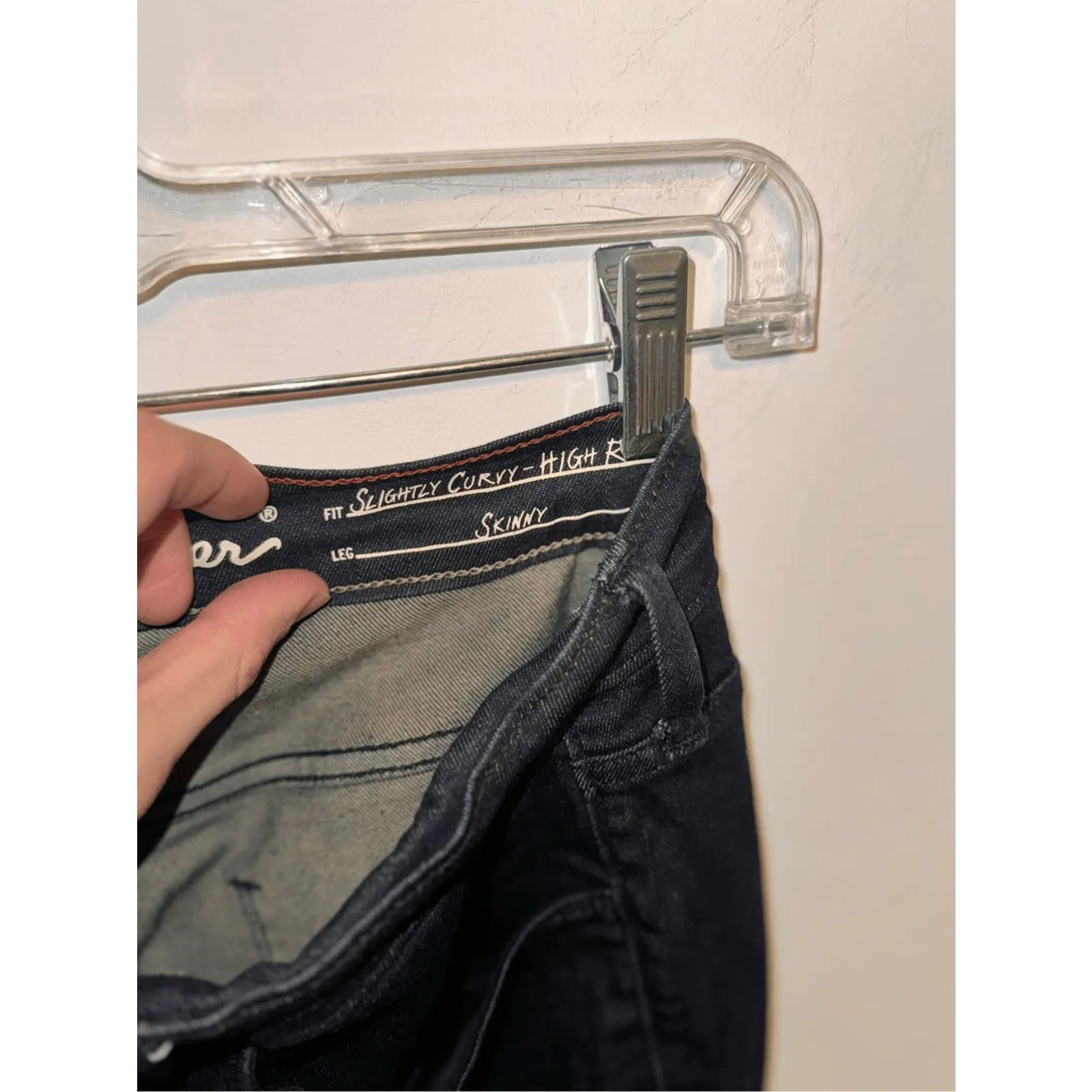 Eddie Bauer Women’s 12 Tall Slightly Curvy High Rise Skinny Blue Jeans - Image 4