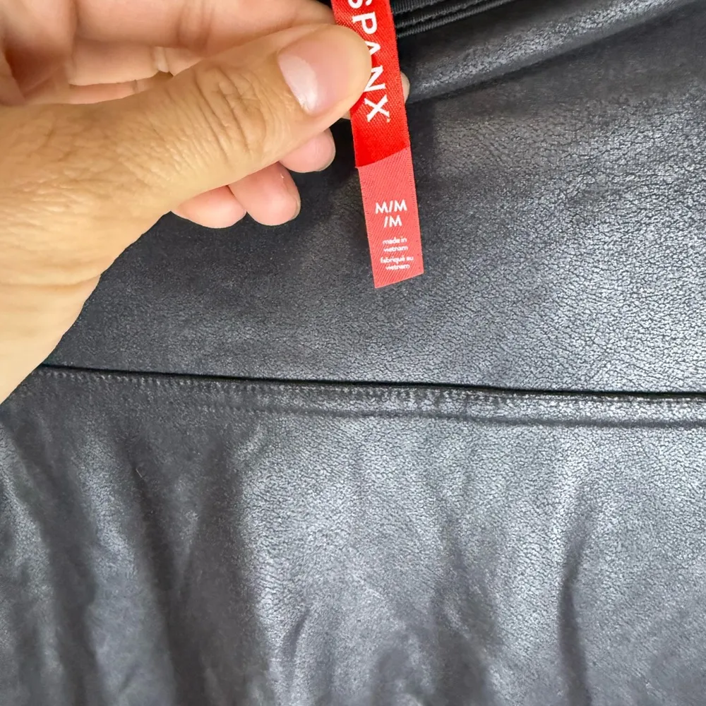 Spanx Leggings Womens Medium Black Faux Leather High Rise Shaping Stretchy - Image 4