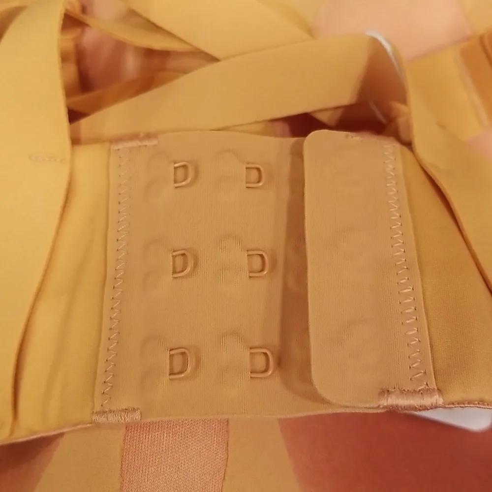 💕LULULEMON💕 Airsupport Bra ~ High Support Sports Bra Warm Apricot 36C NWT - Image 6