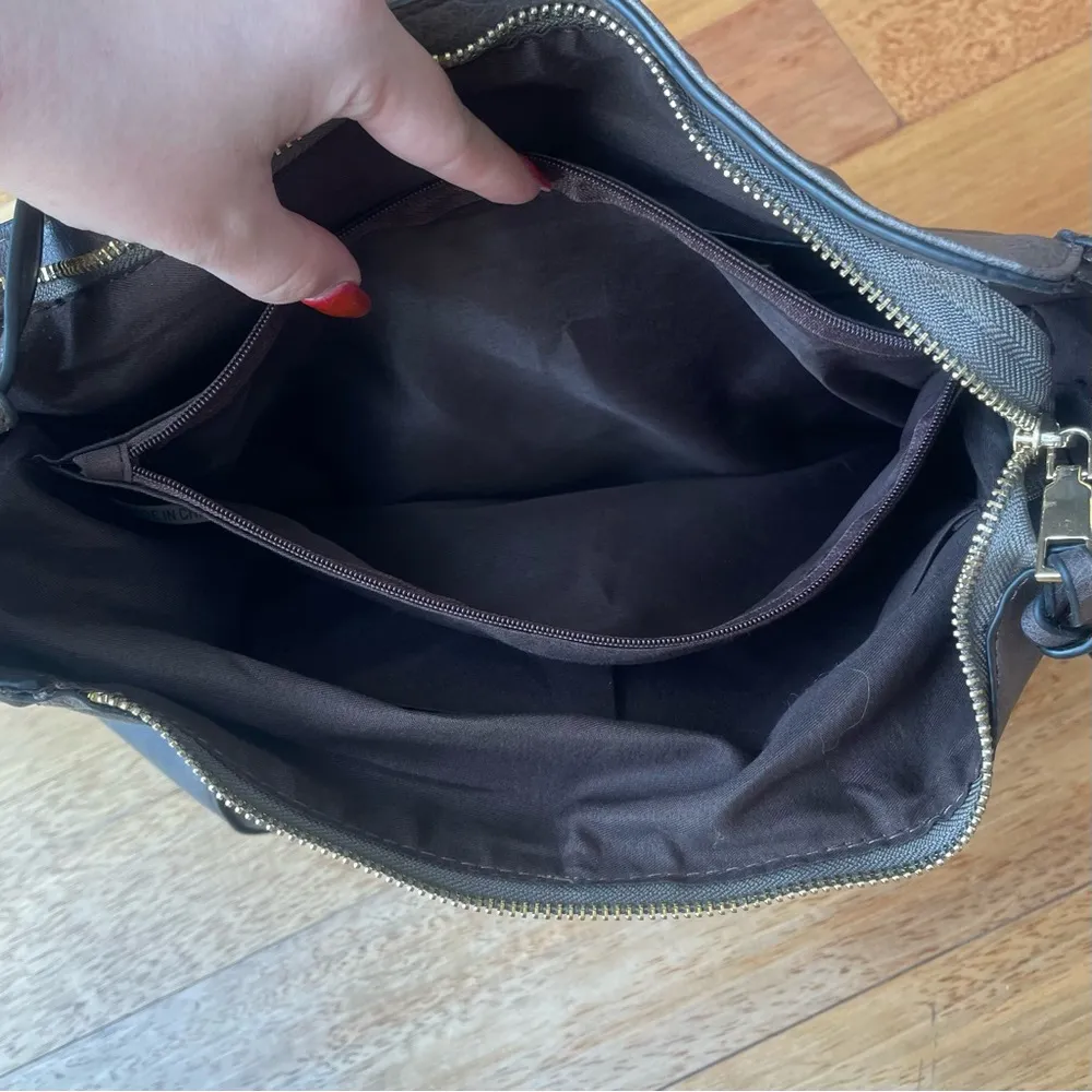 Gray Hobo Bag with Gold Hardware and Slouchy Silhouette and Lots of Pockets NWT - Image 9