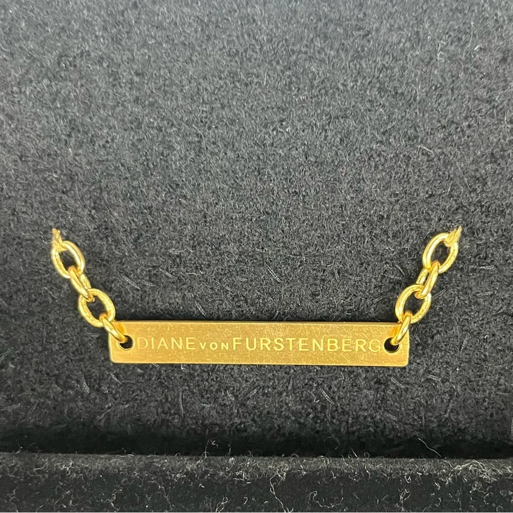 DIANE von FURSTENBERG 100% Wool Beaded Crystal Accents Collarless Jacket Small - Image 6