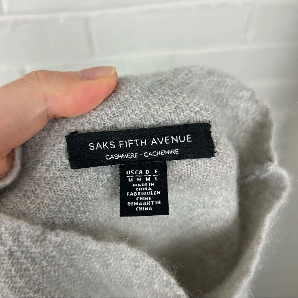 Saks Fifth Avenue Grey Ribbed Cashmere Knit Sweater Size M - Image 2