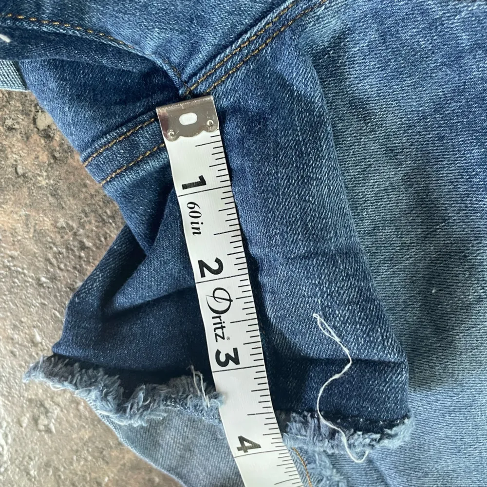 Denim Short in Merrill Wash Size 27 - Image 7