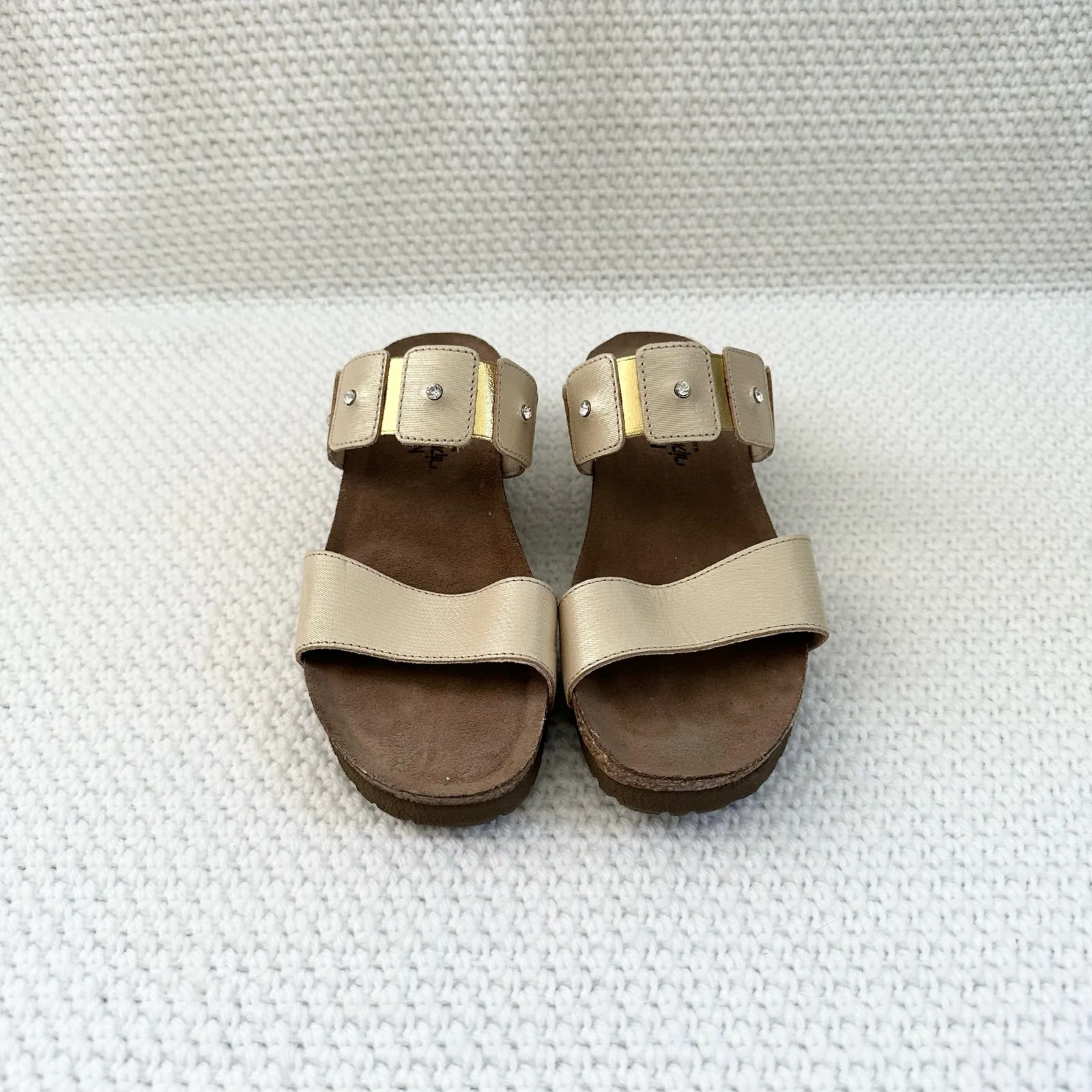 Naot Beige Metallic Patent Sheen Double Strap Slip On Sandal Women 38 Size 7 - Image 3