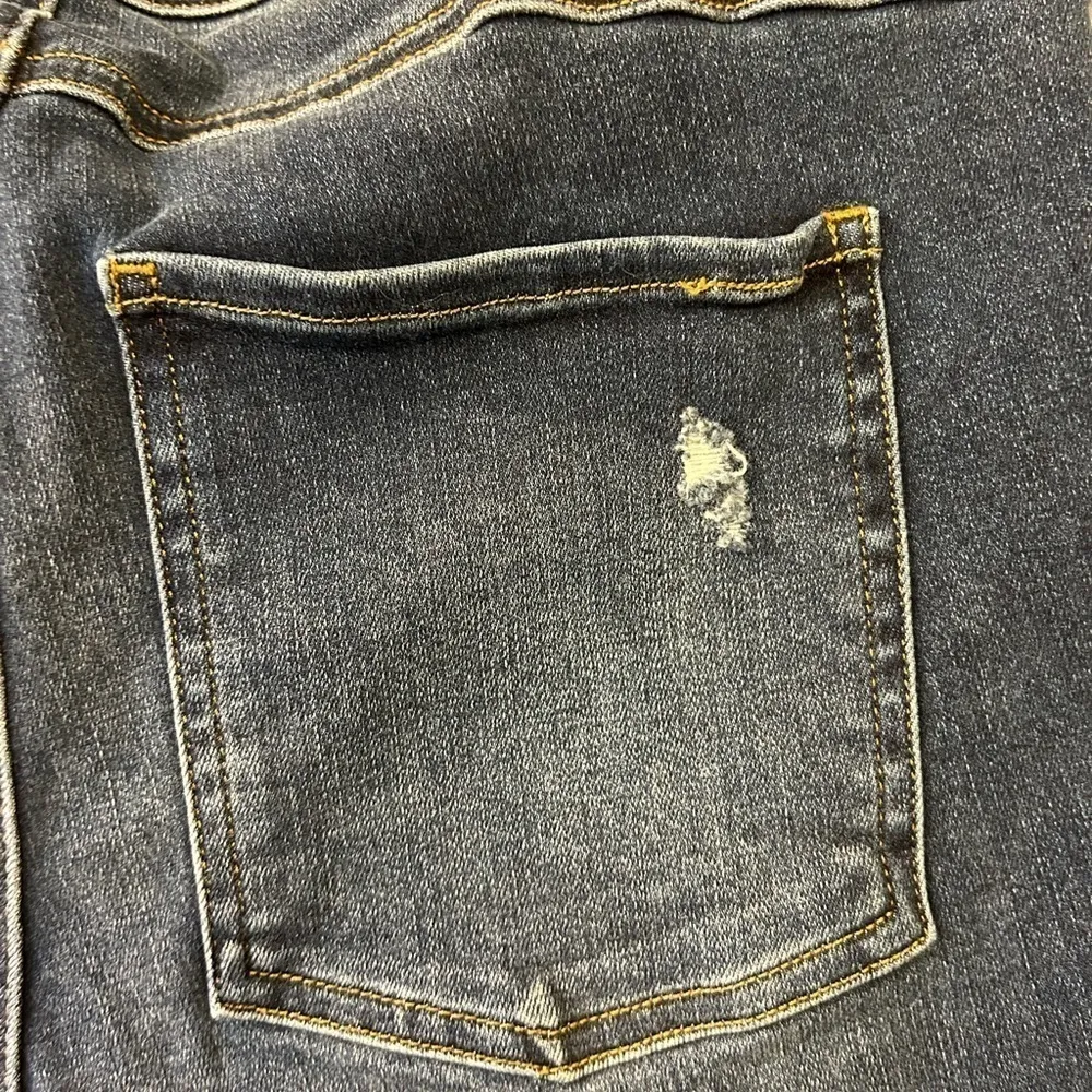 NWT Spanx Distressed Denim Skinny Jeans Leggings Size Medium - Image 11