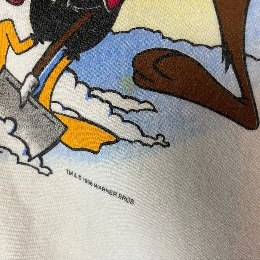 Looney Tunes Vintage 1995 Sweatshirt Winter Scene XL - Image 3