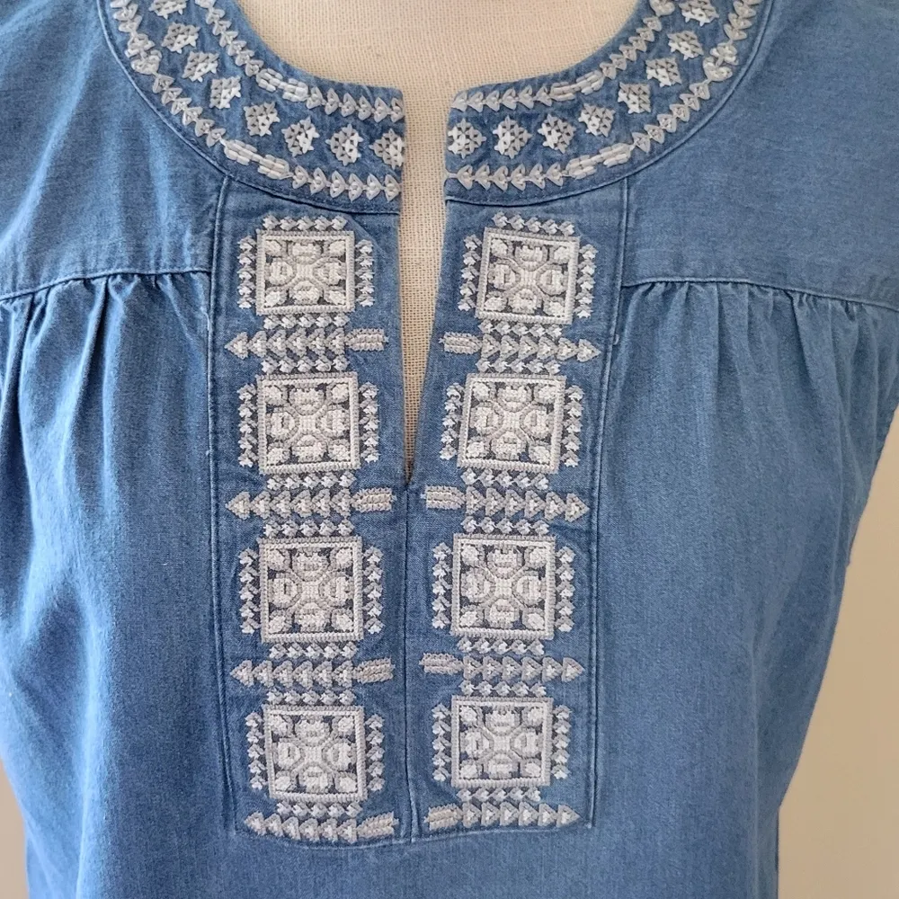 Knox Rose embroidered chambray dress size small - Image 4
