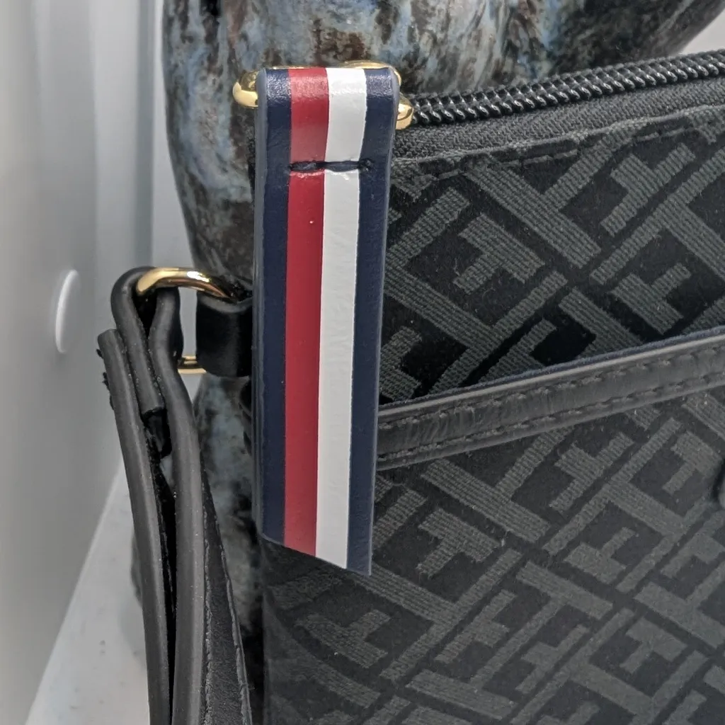Tommy Hilfiger Signature Clutch with Gold Accents - Image 3