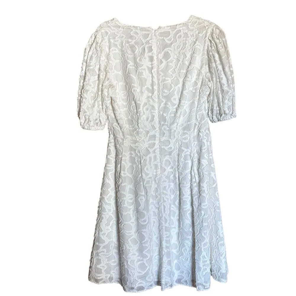 Club Monaco Textured Puff Sleeve V Neck Dress Womens 8 Ivory Fit & Flare - Image 5
