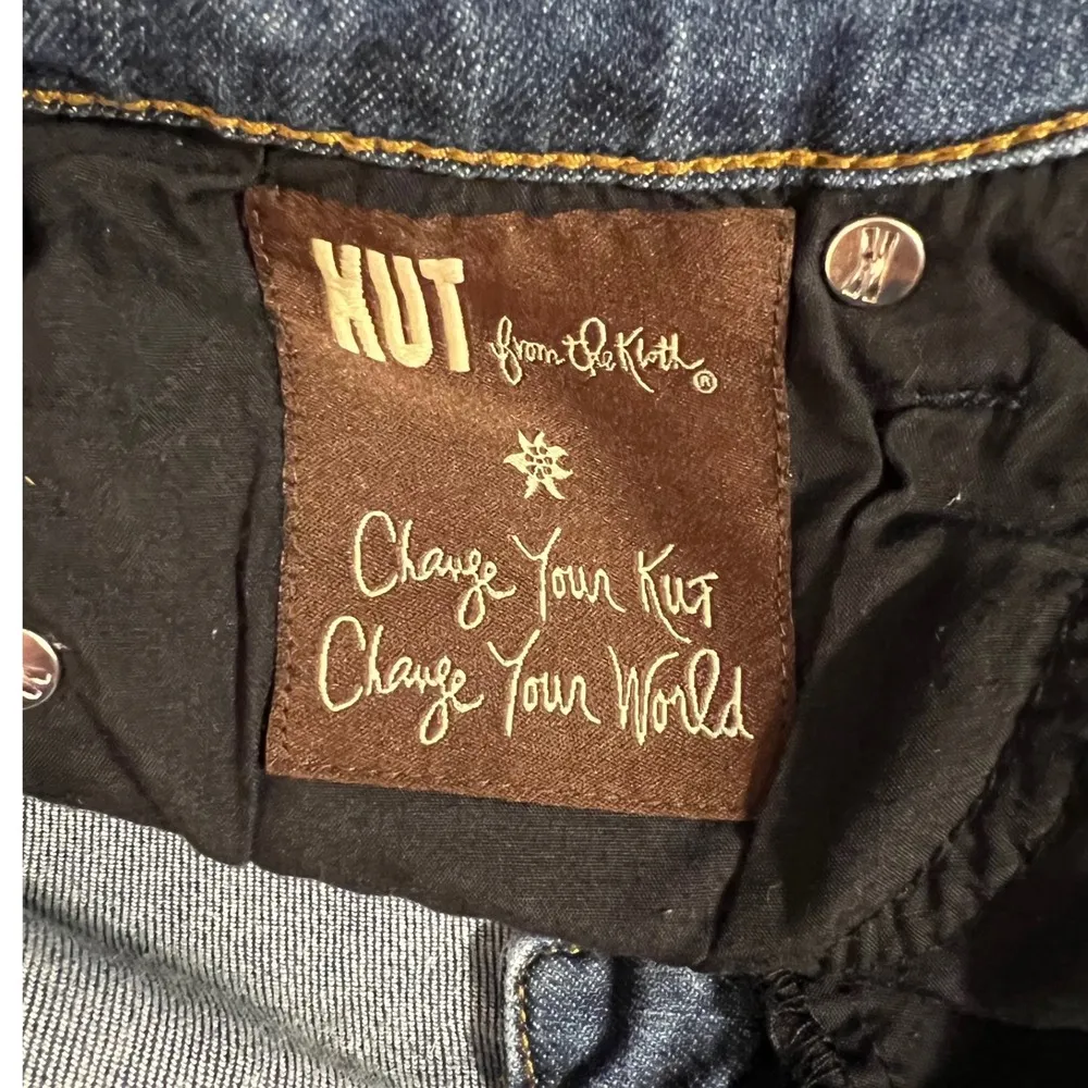 Kut from the Kloth Farrah Baby Bootcut Shorts Sz10 Bermuda Cuffed Stretch Denim - Image 5