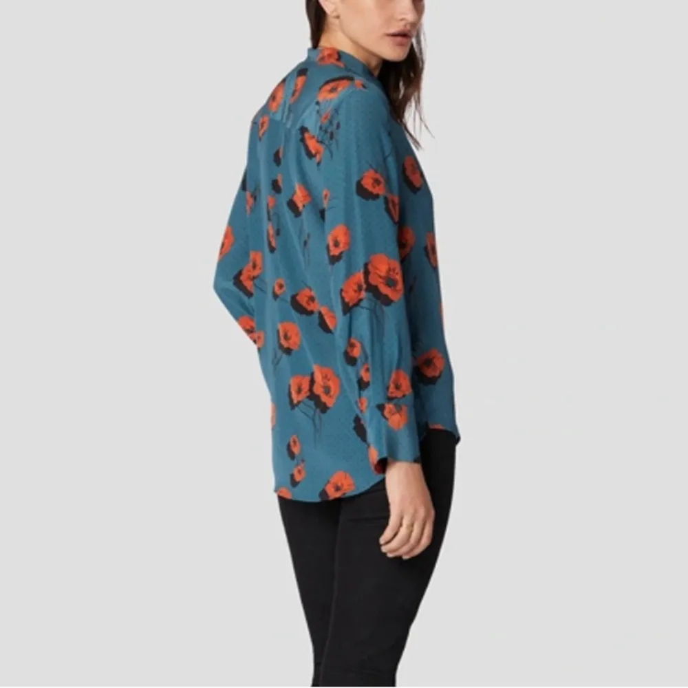 Equipment Femme X-small 100% silk Leonne top in tapestry blue red poppy flower - Image 2